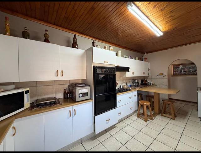 4 BEDROOM HOUSE FOR SALE IN MEYERVILLE